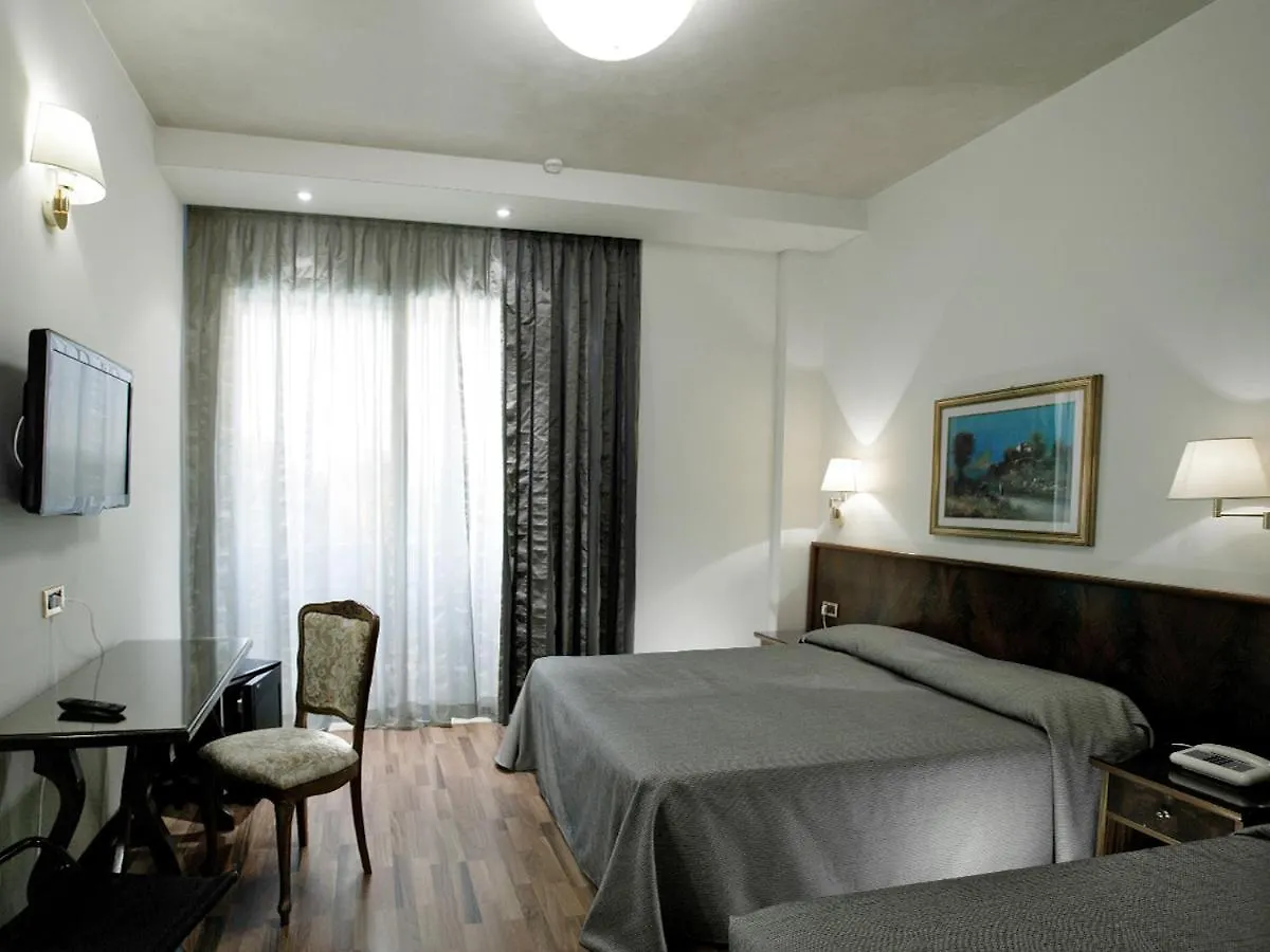 Hotel Ambasciatori Cesenatico 4*,